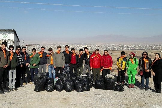 3-    به مناسبت روز جهانی کوهستان، جادها و دامنه های منتهی به شیرکوه پاکسازی شد